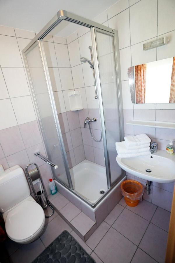 Familien Gruppenunterkunft 2 Ferienwohnungen als Ferienhaus zusammengefasst Häselgehr Exterior foto