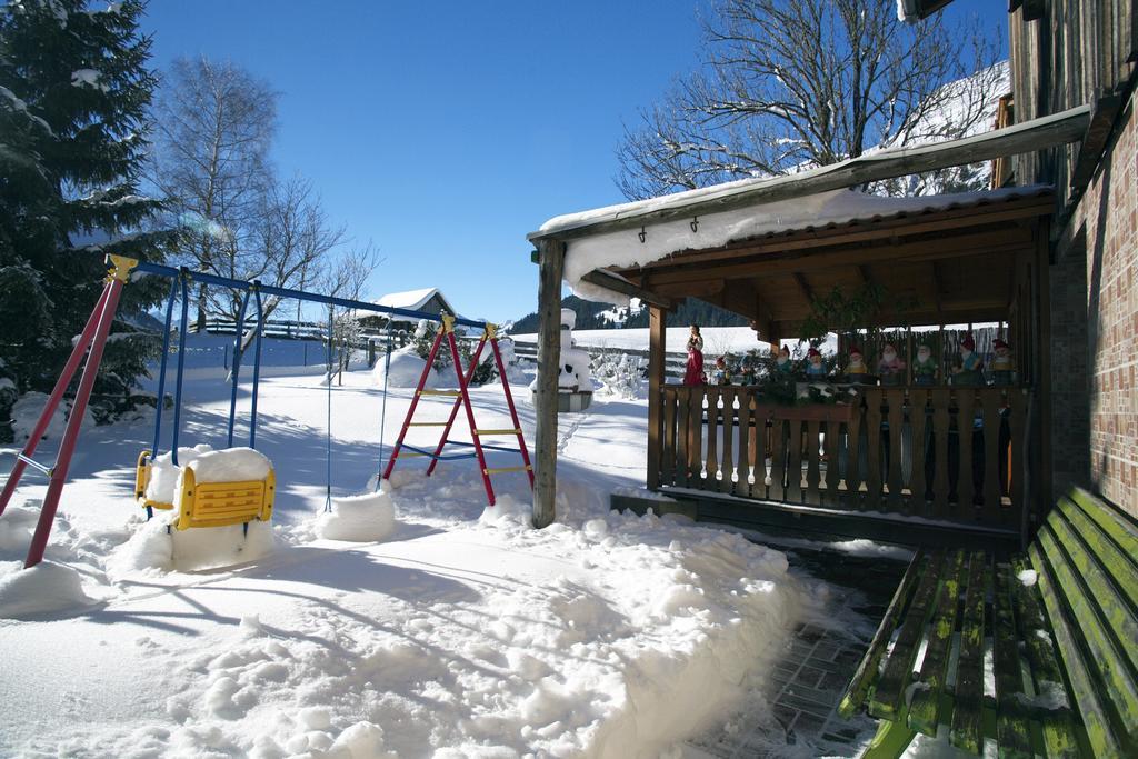 Familien Gruppenunterkunft 2 Ferienwohnungen als Ferienhaus zusammengefasst Häselgehr Exterior foto